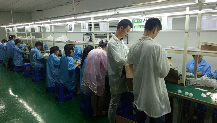 工厂揭秘丨靓投科技：LED美妆镜跨境，定制产品10天交货