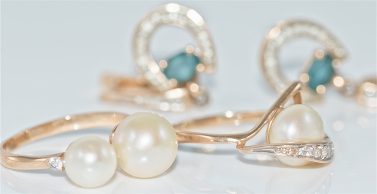 19岁入行，速卖通90后商家创业卖饰品，年销售额7000万元