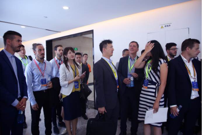  雨果网全球跨境电商中心正式启动，推动跨境电商全产业链发展