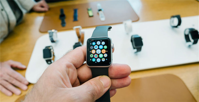 Apple Watch仍然是最畅销的可穿戴设备，上季度出货量达470万部