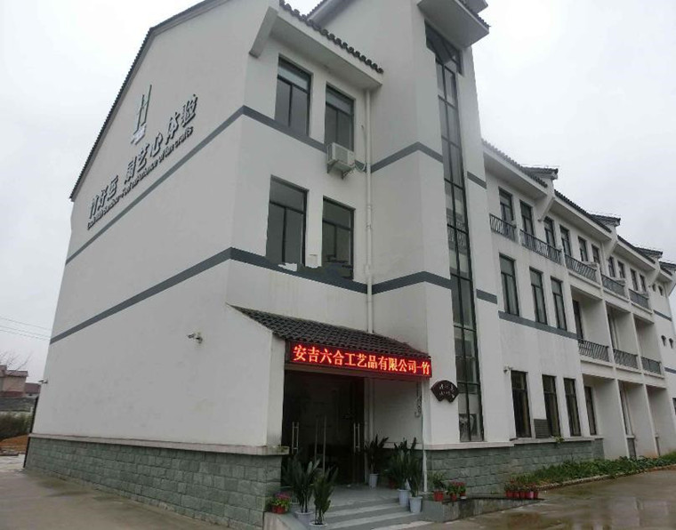 工厂揭秘丨六合工艺品： 他家的礼品折扇风靡日韩，年销500万件