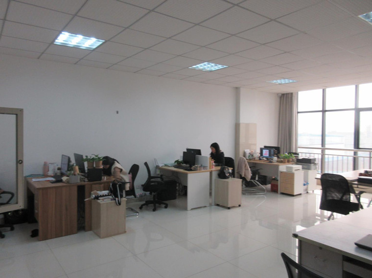 工厂揭秘丨六合工艺品： 他家的礼品折扇风靡日韩，年销500万件