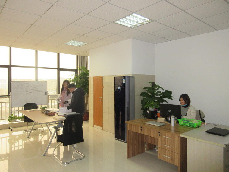 工厂揭秘丨六合工艺品： 他家的礼品折扇风靡日韩，年销500万件