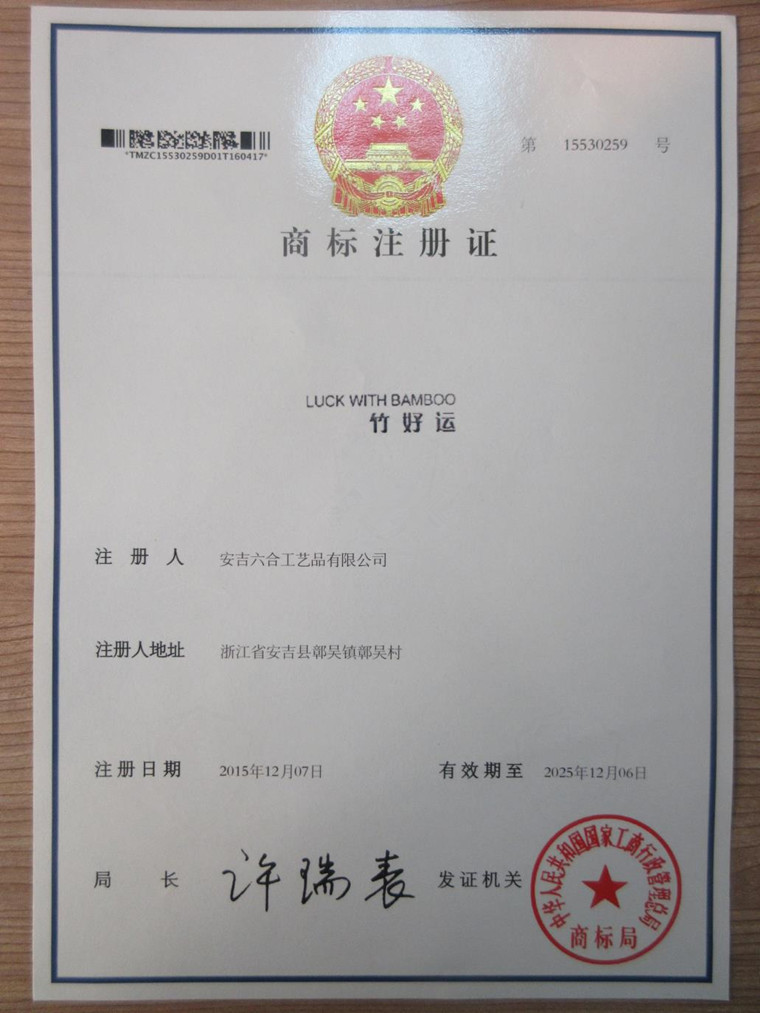 工厂揭秘丨六合工艺品： 他家的礼品折扇风靡日韩，年销500万件