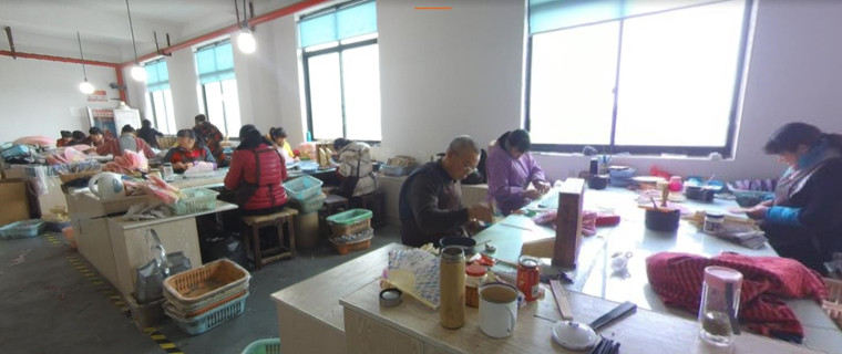 工厂揭秘丨六合工艺品： 他家的礼品折扇风靡日韩，年销500万件