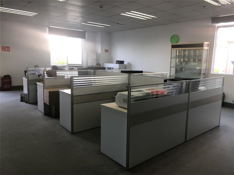 工厂揭秘丨璀璨光影：拥有进口加工设备的手机镜头制造商