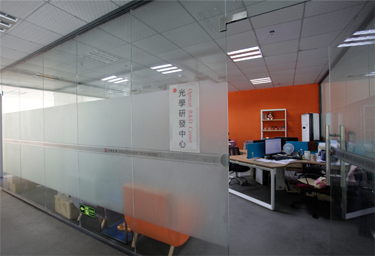 工厂揭秘丨璀璨光影：拥有进口加工设备的手机镜头制造商