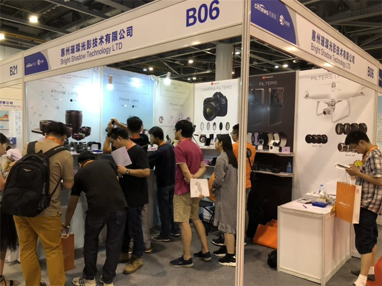 工厂揭秘丨璀璨光影：拥有进口加工设备的手机镜头制造商