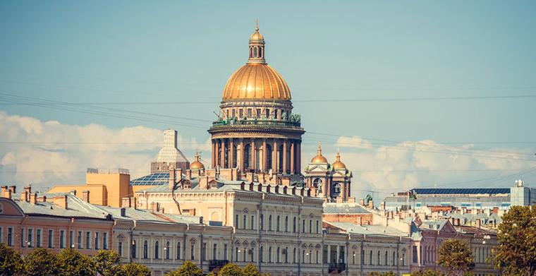 俄罗斯企业节衣缩食开年会，礼品餐饮业受重创