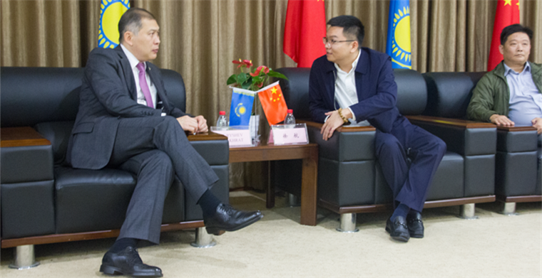 姆珉科技徐杭参加中哈经济社会合作论坛，积极推动中哈贸易再发展