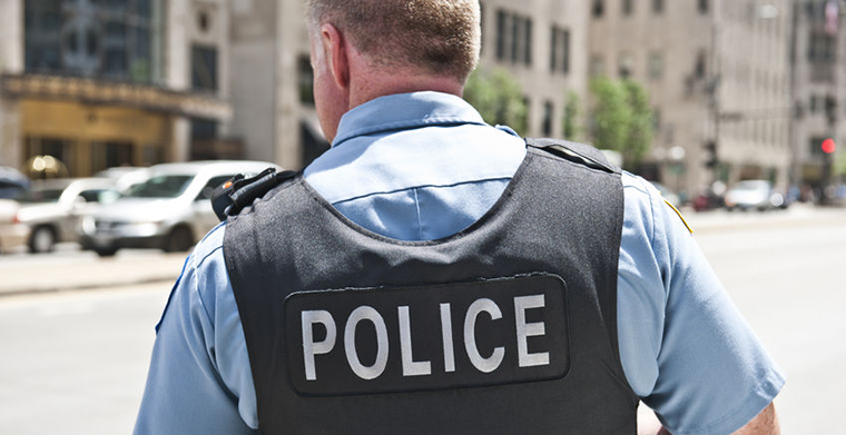 美國商家推出“投降手臂”確保黑人不被誤殺