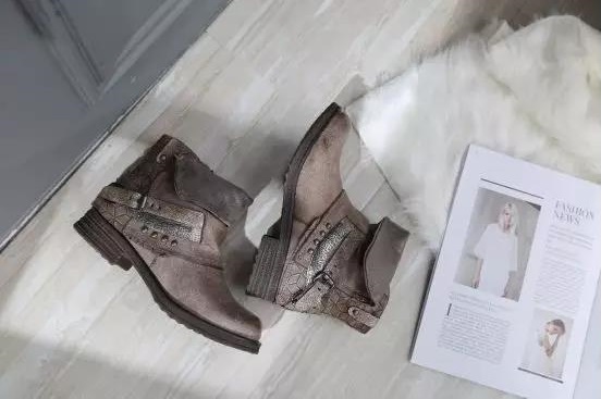 潮搭复古马丁靴,火爆欧美复古时尚