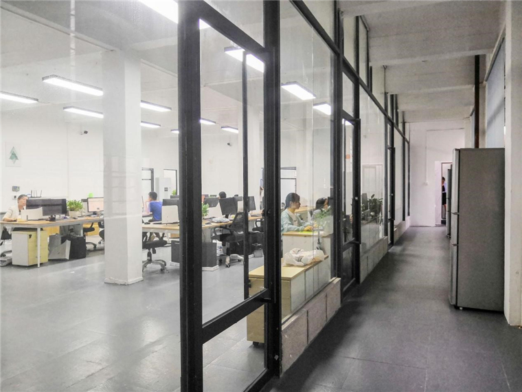 工厂揭秘丨塔尼布：专注欧美跨境女装，潮流时尚设计