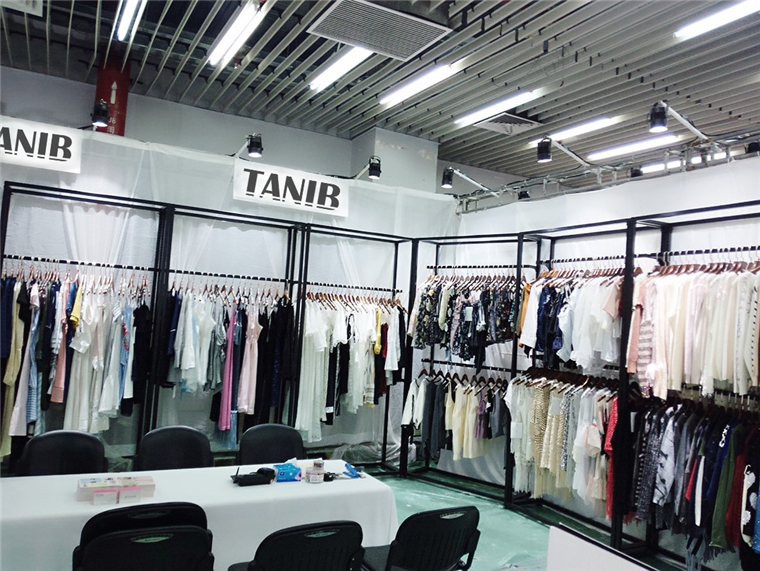 工厂揭秘丨塔尼布：专注欧美跨境女装，潮流时尚设计