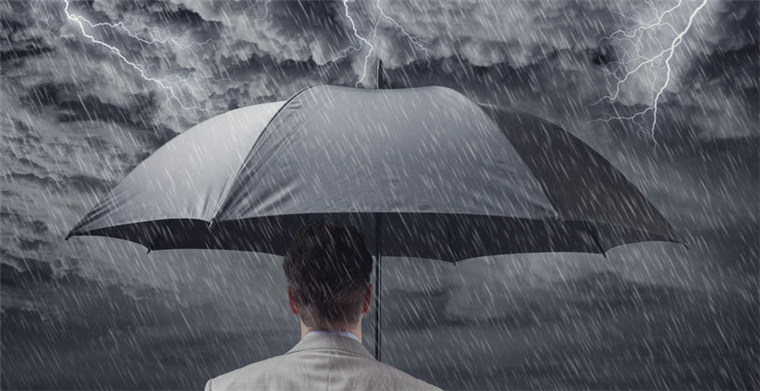 恐怖！悉尼遭遇30年一遇雷暴雨！大量航班遭受延误