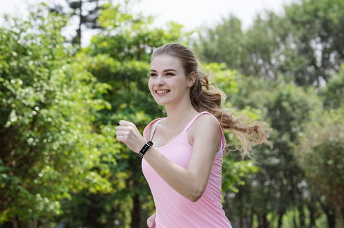 运动模式智能手环，在海外市场广受好评