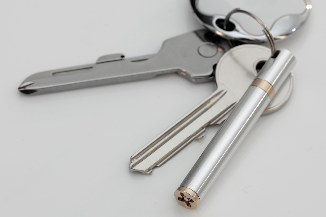 EDC飞镖笔，巧妙容纳一套缝纫工具