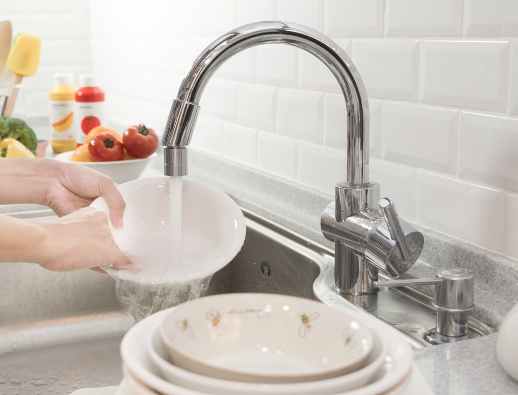 纳米气泡水龙头，一年可节约4个泳池的水！