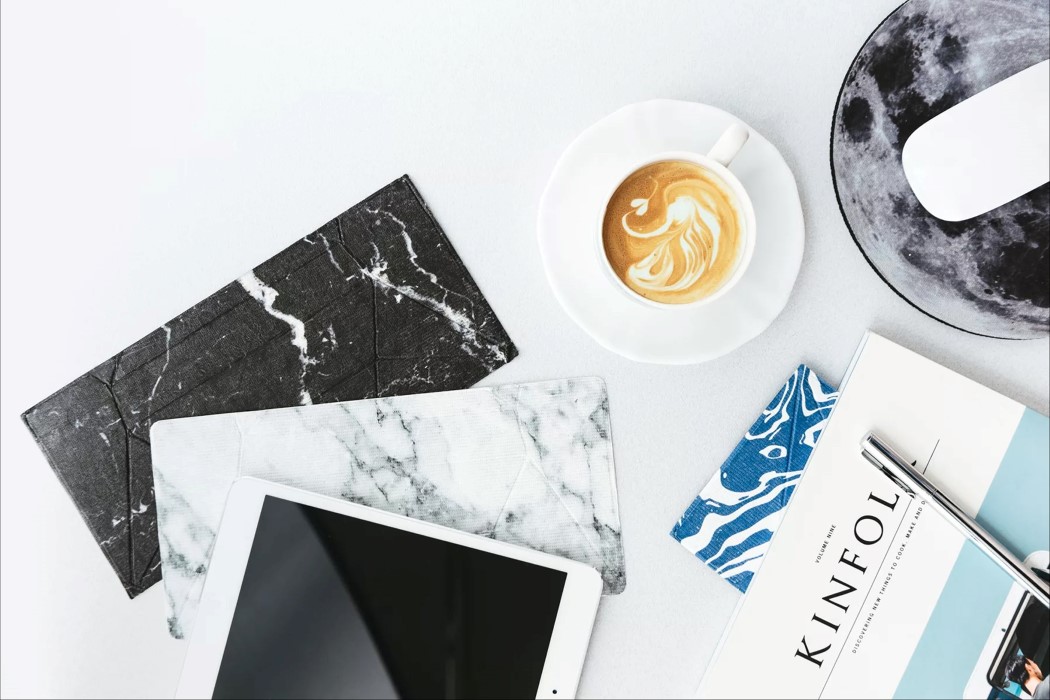 超薄折纸式支架，手机电脑都能用