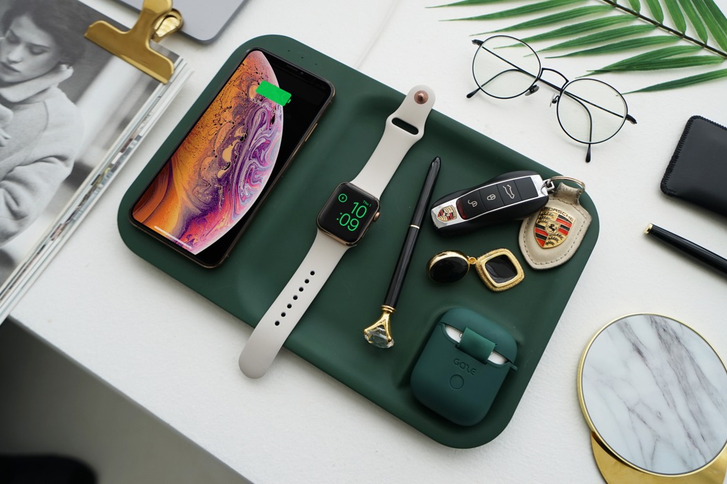 时尚的设计风格，可为5款苹果设备充电