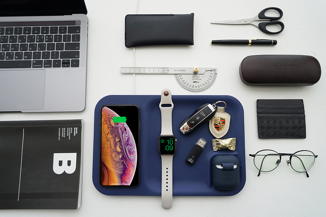 时尚的设计风格，可为5款苹果设备充电