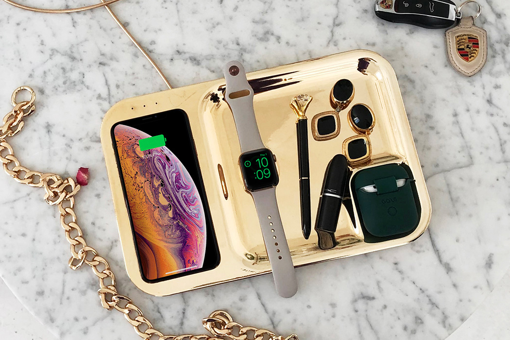 时尚的设计风格，可为5款苹果设备充电