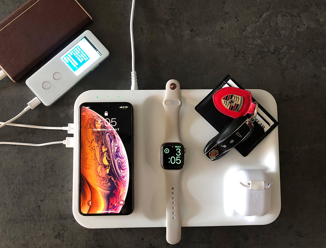 时尚的设计风格，可为5款苹果设备充电