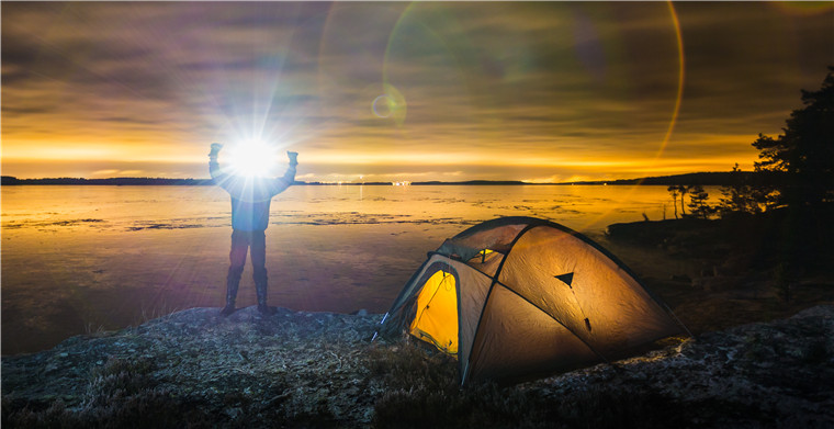 户外灯具案例：传统贸易工厂如何应对跨境电商供求难关？