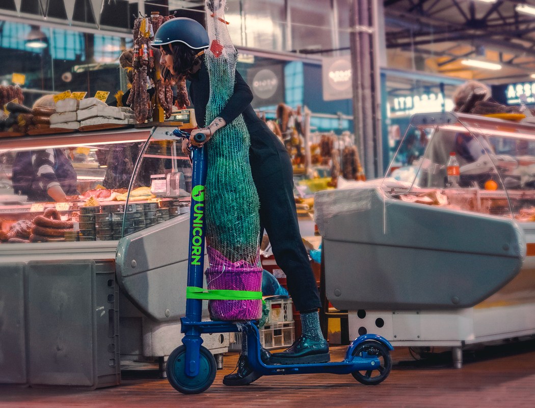 独角兽滑板车，在拥挤的城市中自由穿行