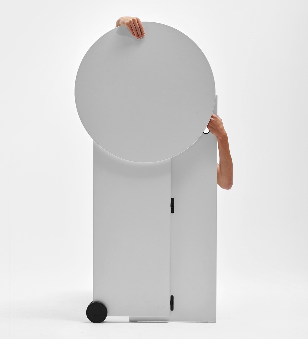 不断变化的工作场所，可滚动桌面