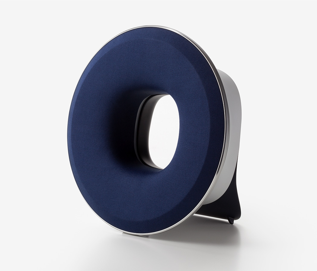 蓝牙智能扬声器，台挂两用音效佳