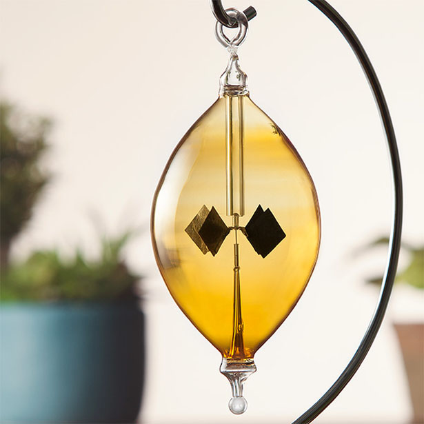 太阳辐射计量器，利用热蒸腾作用旋转