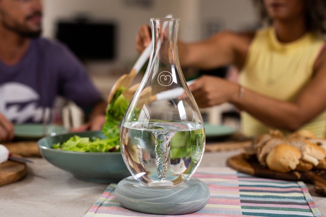 自然而平静，使用旋涡来稀释有害物