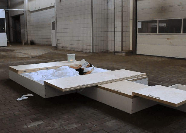 专为小空间设计家居，高效利用空间