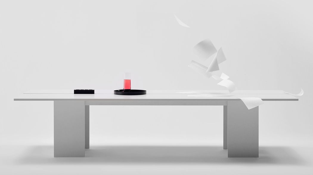 现代化办公桌，简约又实用的设计