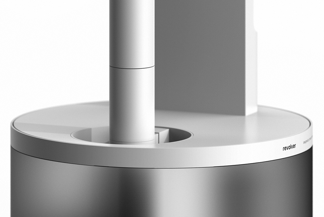 刷头吸嘴安装便捷的吸尘器，还设有直立充电站