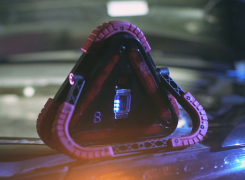 驾驶“伴侣”Trilight，提供7合1灯光设备