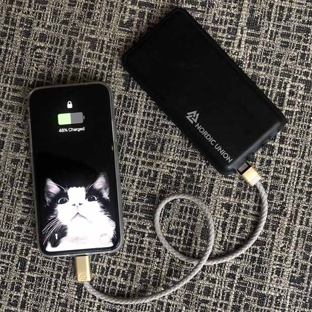 NILS可穿戴充电电缆，由杜邦Kevlar防弹纤维制成