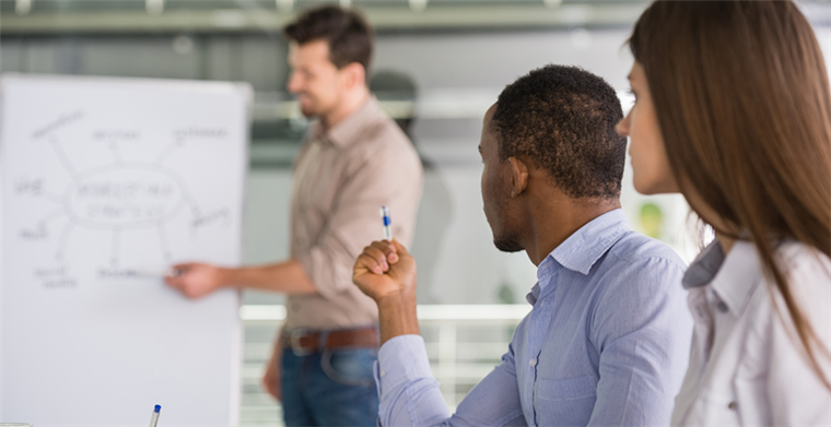 领教了！GMV一年增长360%，它是厂二代追捧的“转型教科书”