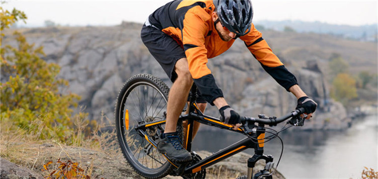 环保雪地电动车，新型设计使骑行更省力