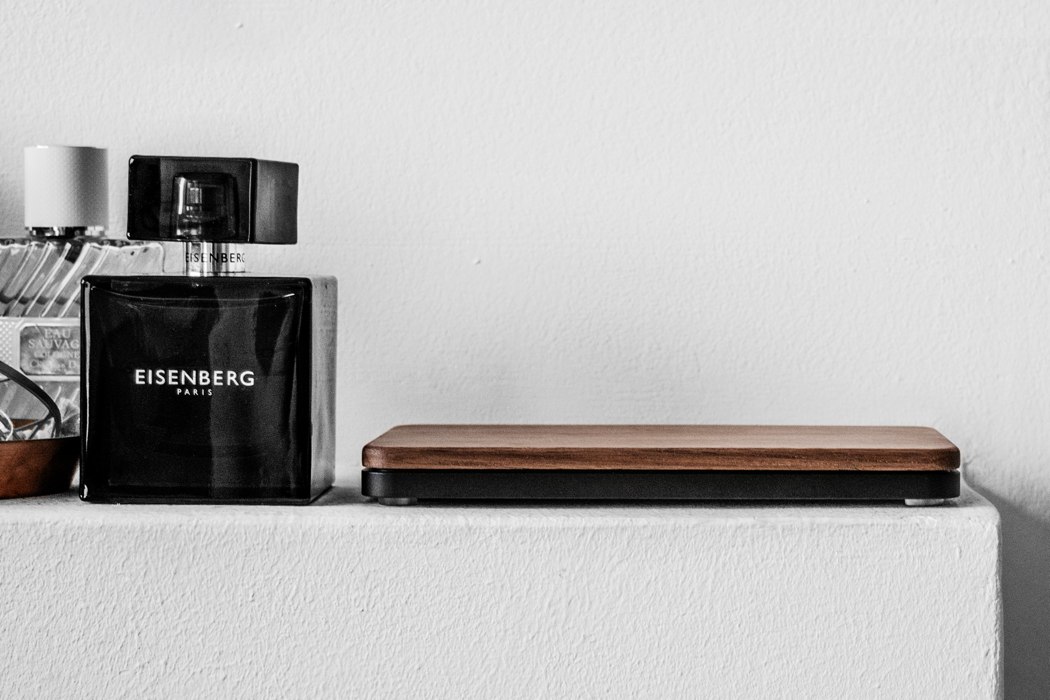 抵抗污渍，木质无线充电器