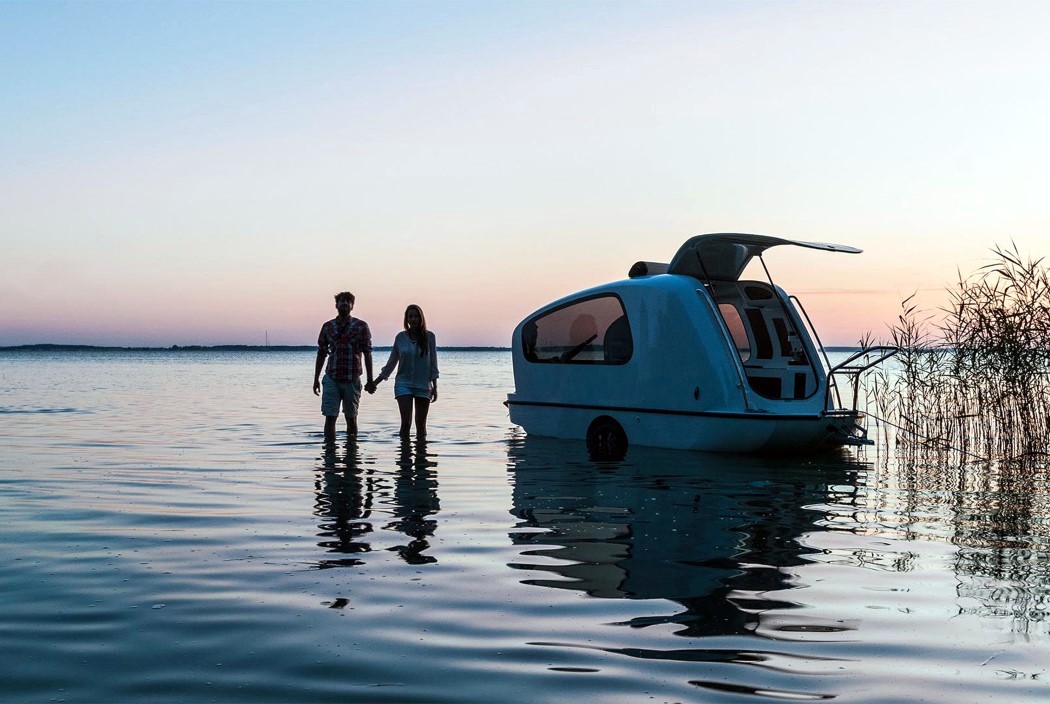 一个海上的家，密封拖车船坞