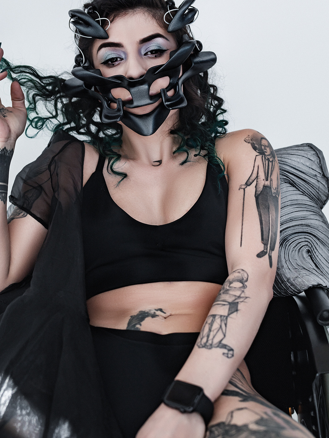 心灵感应超现代的面具，与未来连接