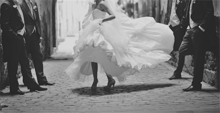 是誰給了中國婚紗賣家 “偏向虎山行”的勇氣？