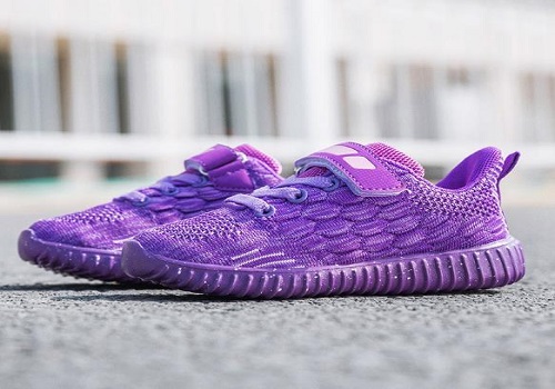 潮流运动鞋，耐磨防滑性能佳