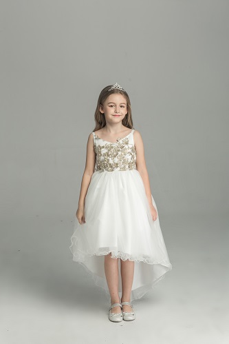 公主范纯白花童礼服，童装市场的新宠儿