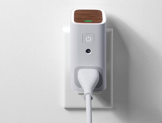 空氣質(zhì)量監(jiān)測儀，頂部帶有優(yōu)雅的夜燈