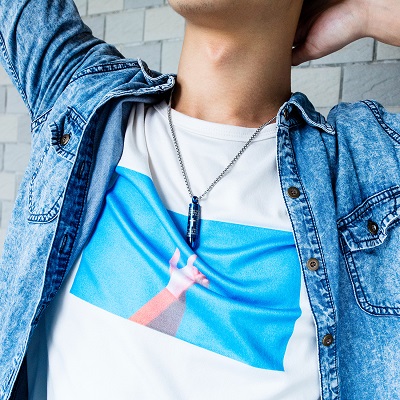 ​经典十字架钛钢吊坠，创意十足的潮男项链