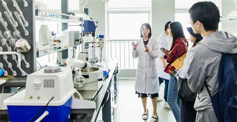 从电视到电商，美妆工厂创品牌简史