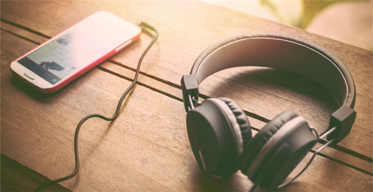 杠上Snapchat？Instagram新贴纸支持对话功能